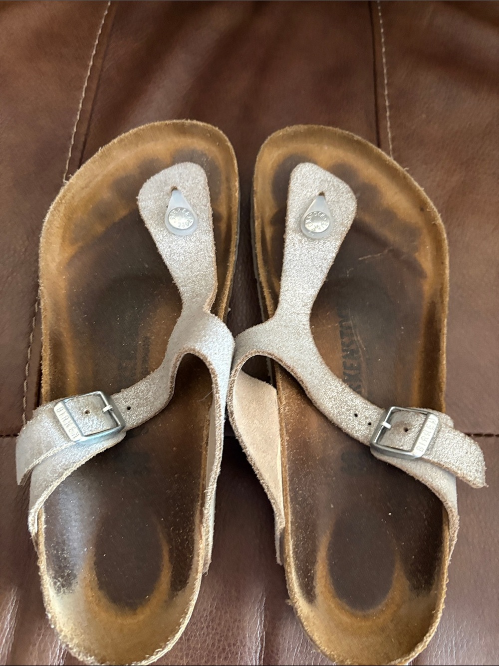 Birkenstock Women’s Silver Suede‎ Thong Sandals size 40, USA 9.5